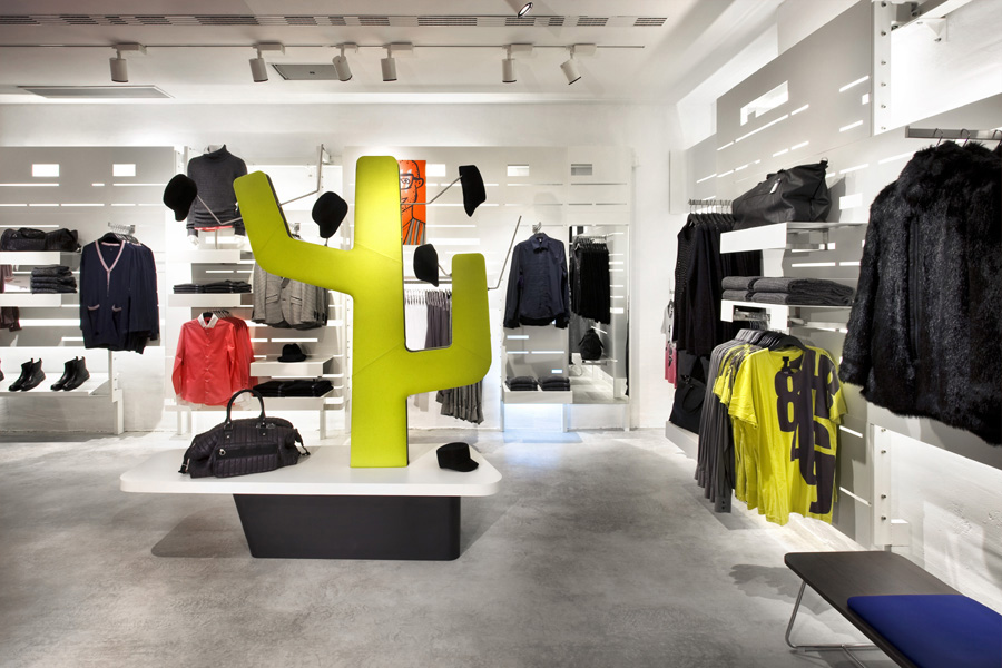 H&M Store in Barcelona / Estudio Mariscal