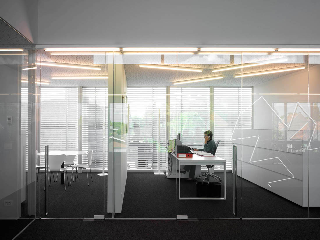 Vanhaerents office building / BURO II