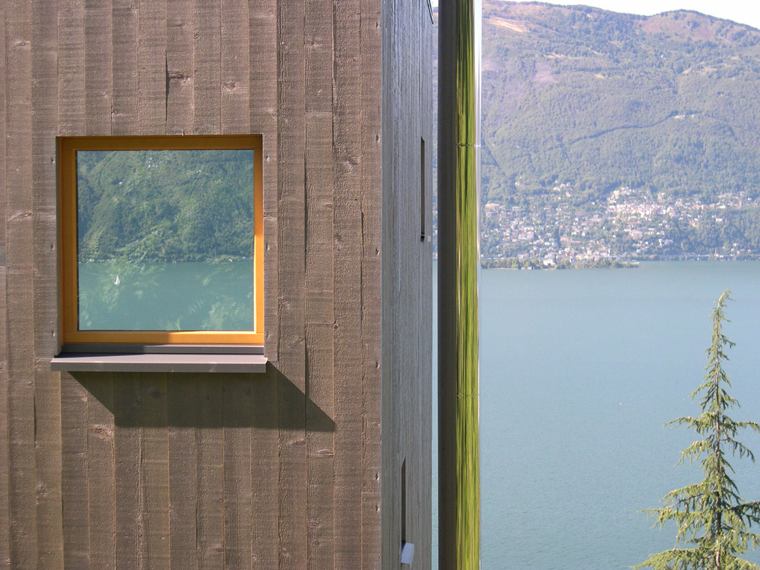 Wood house in Caviano / Wespi de Meuron