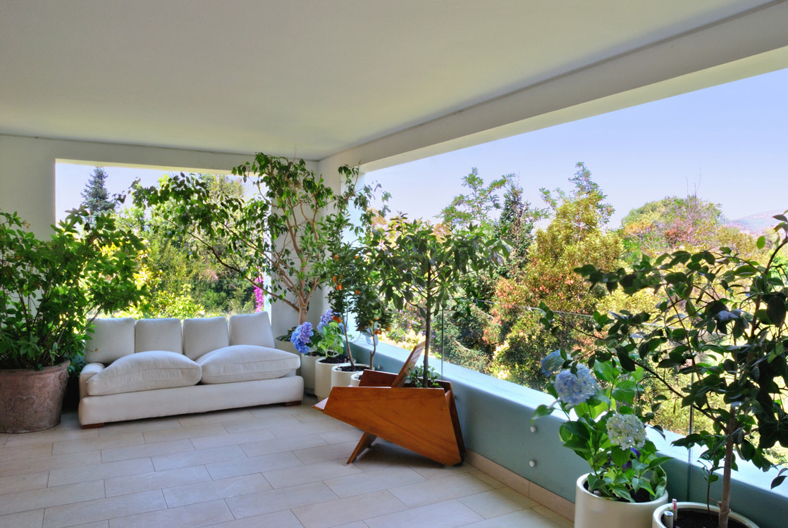 Apartment Refurbishment in A. Vespucio / Enrique Browne