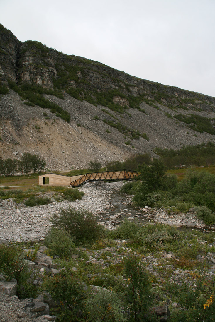 Lillefjord Rest area & footbridge / Pushak