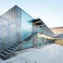 Temporary Extension for the University Pompeu Fabra / f451 Arquitectura