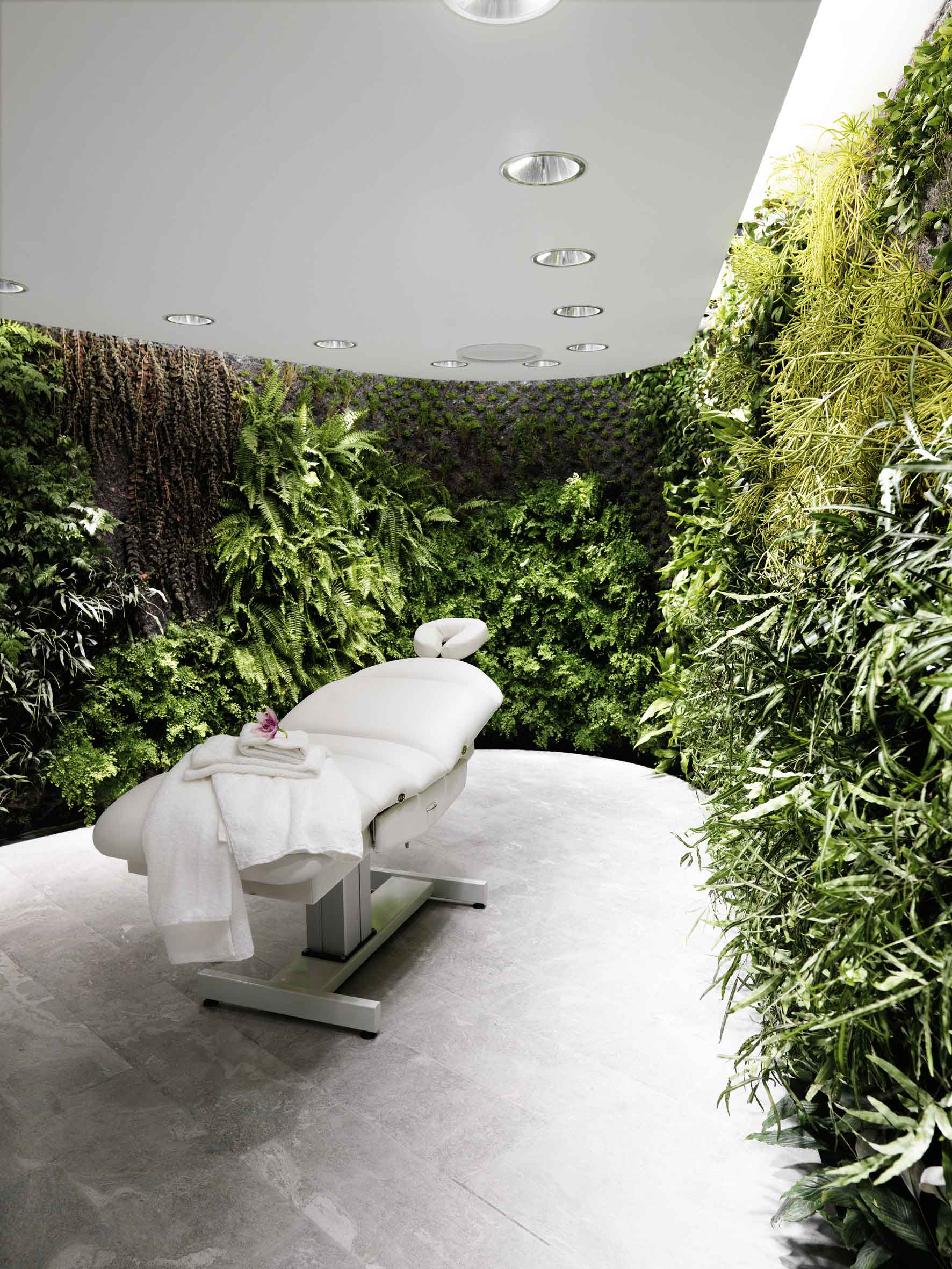 1560357389_1stloungesparoom SPA ROOM