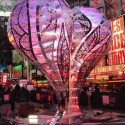 1673778439_valentinesculpture via http://www.timessquarenyc.org/about_us/ValentineTimesSquare.html