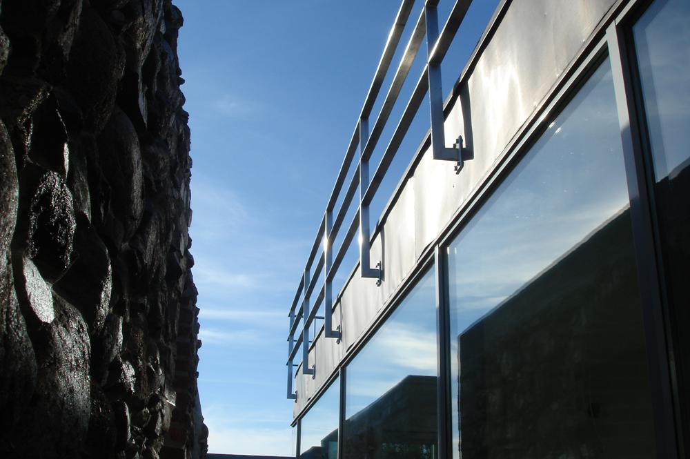 House of Ruins (Drupas) / NRJA