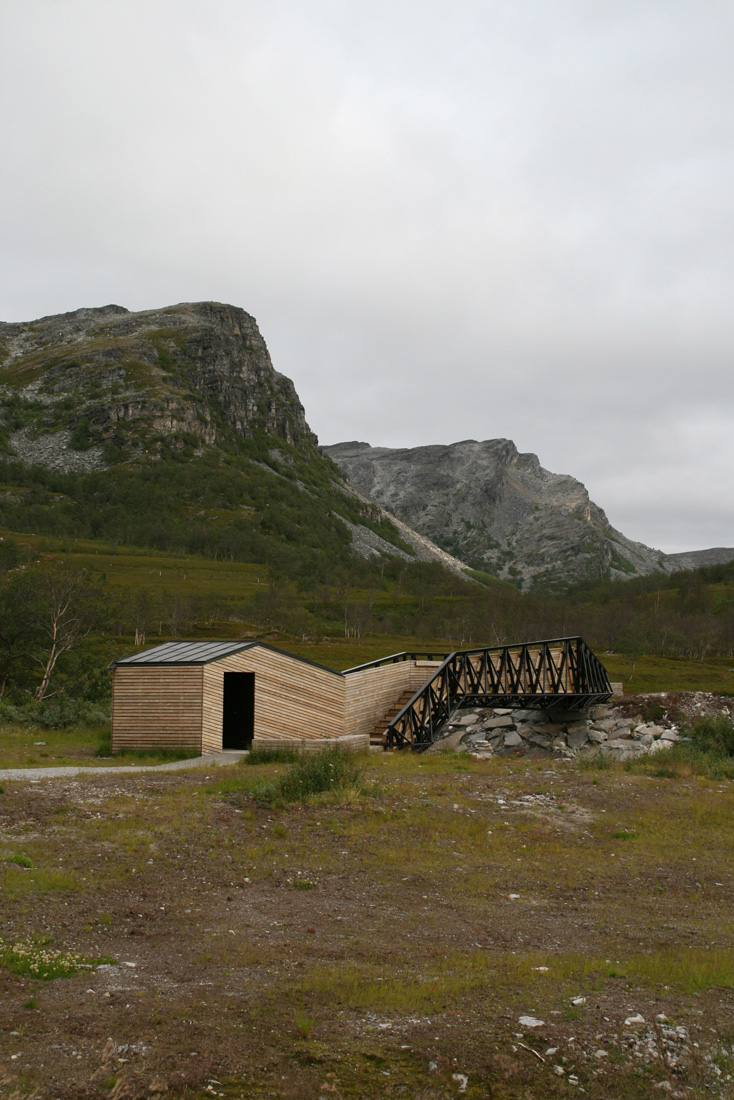 Lillefjord Rest area & footbridge / Pushak