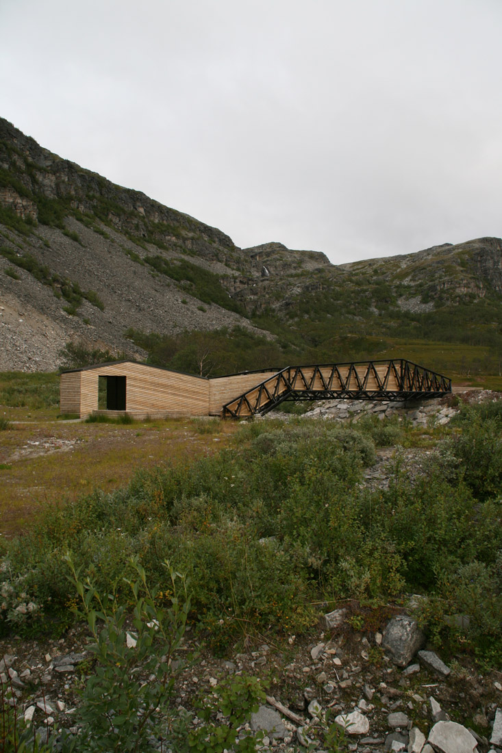 Lillefjord Rest area & footbridge / Pushak