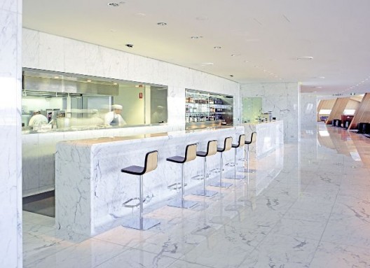 QANTAS BAR