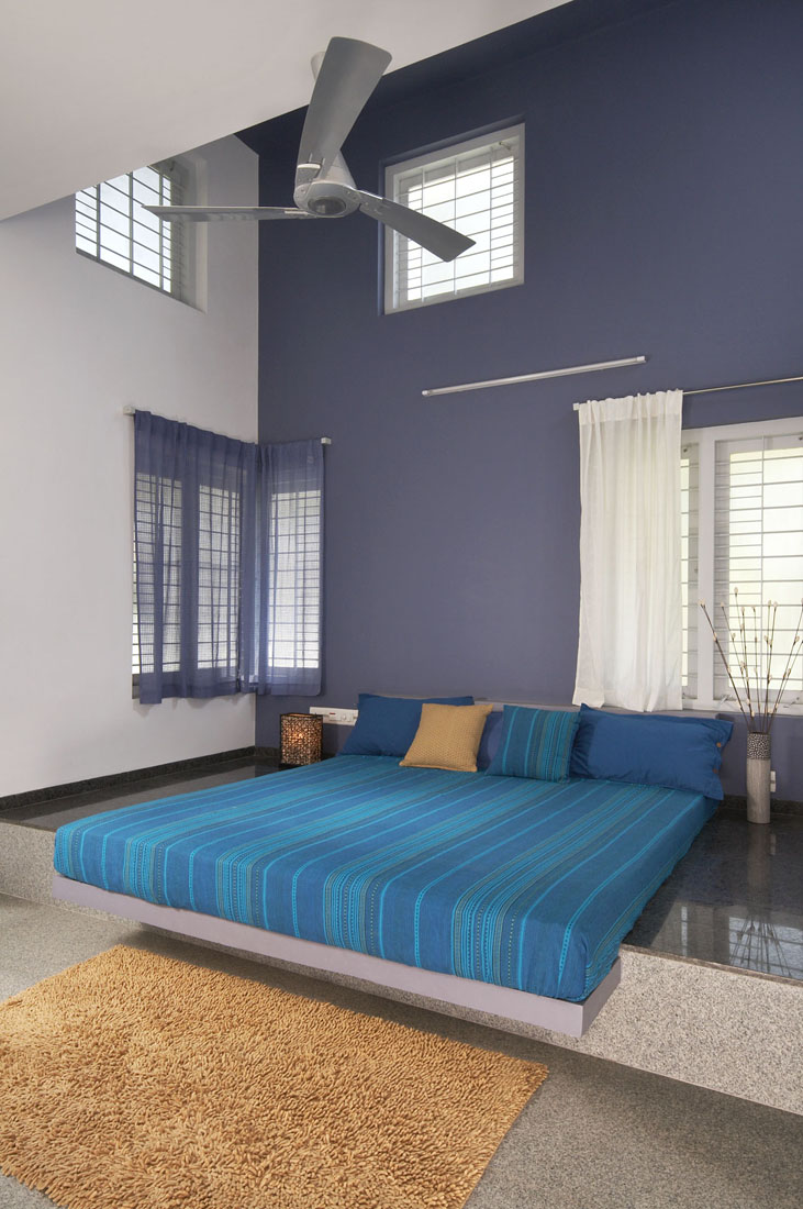Residence at Punkunnam / LIJO RENY architects