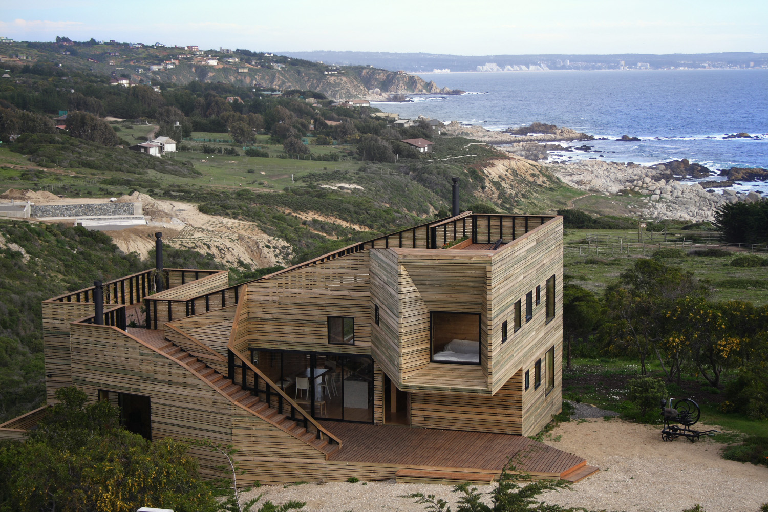 Metamorphosis 1 / Jose Ulloa Davet + Delphine Ding