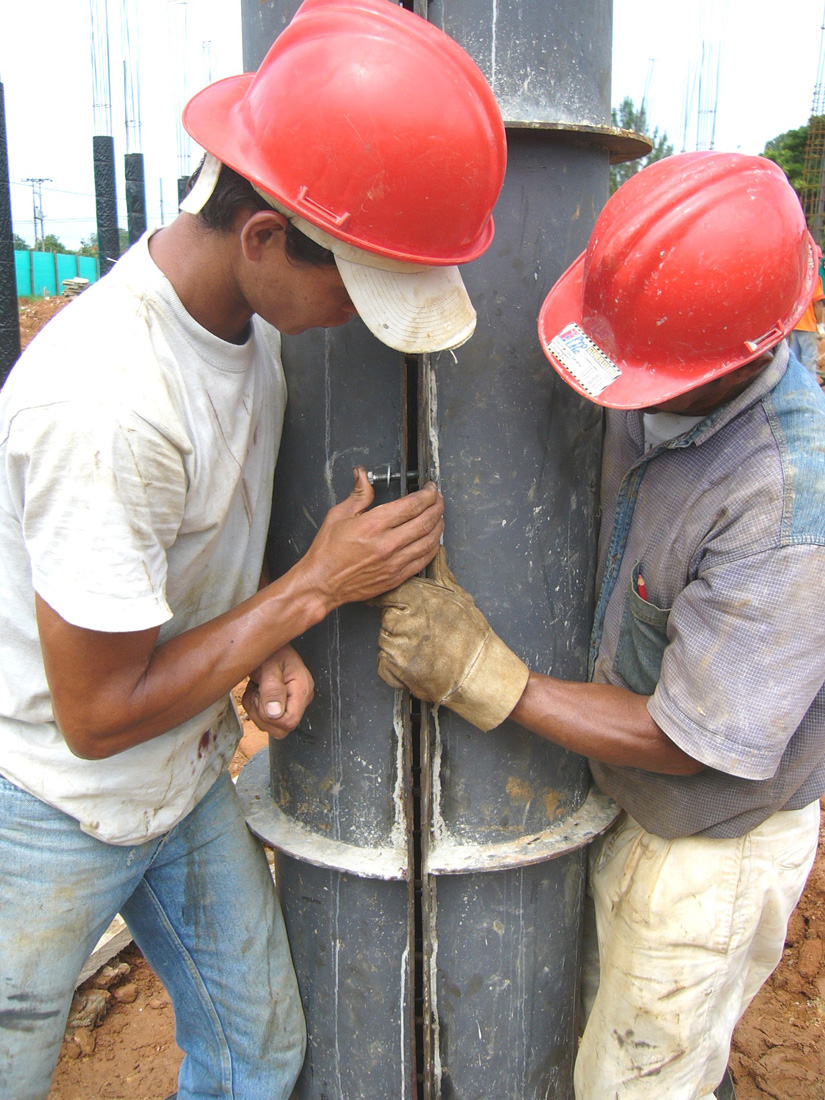 208345948_hands-at-work-3 208345948_hands-at-work-3