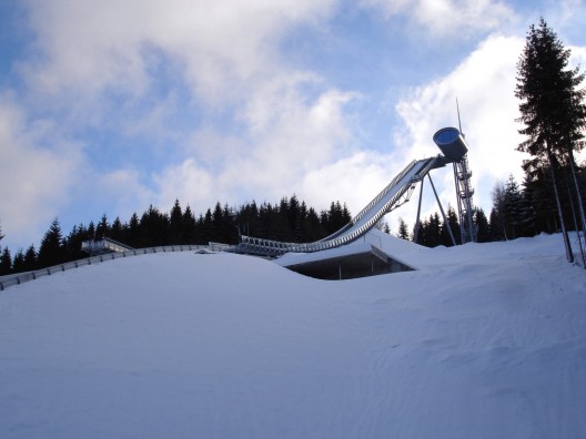 2119591808_ski-jump-10