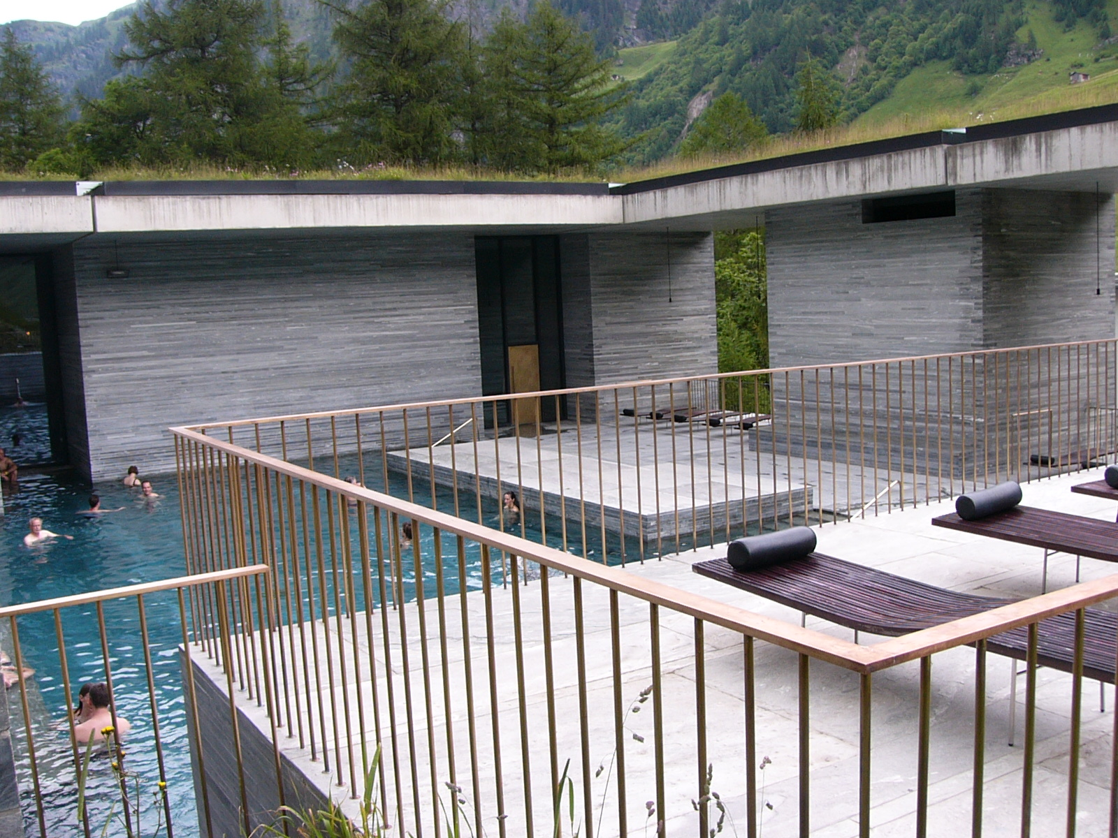 451475401_outdoor-pool3 THE OUTDOOR POOL