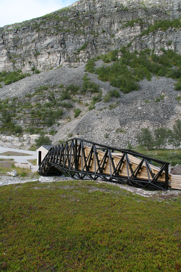 Lillefjord Rest area & footbridge / Pushak