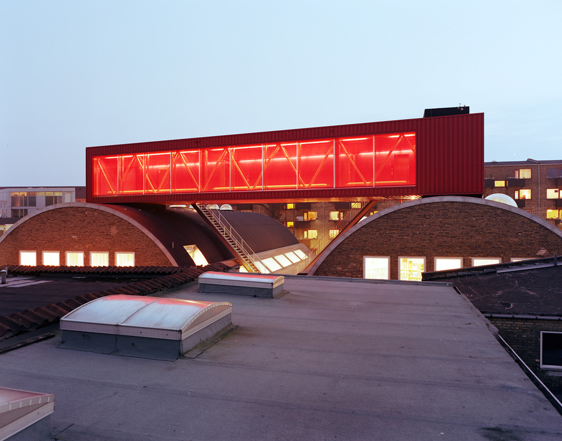 Sjakket Youth Club / PLOT