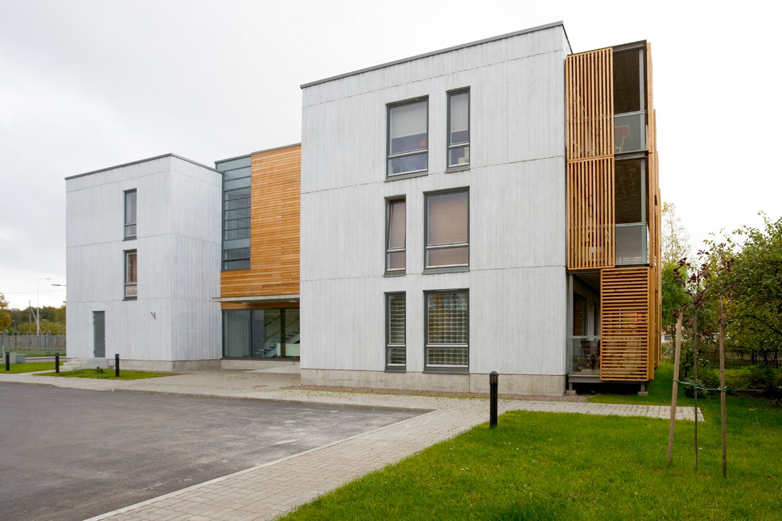 6 residential houses in Pahkli street / JVR Arhitektuuribüroo