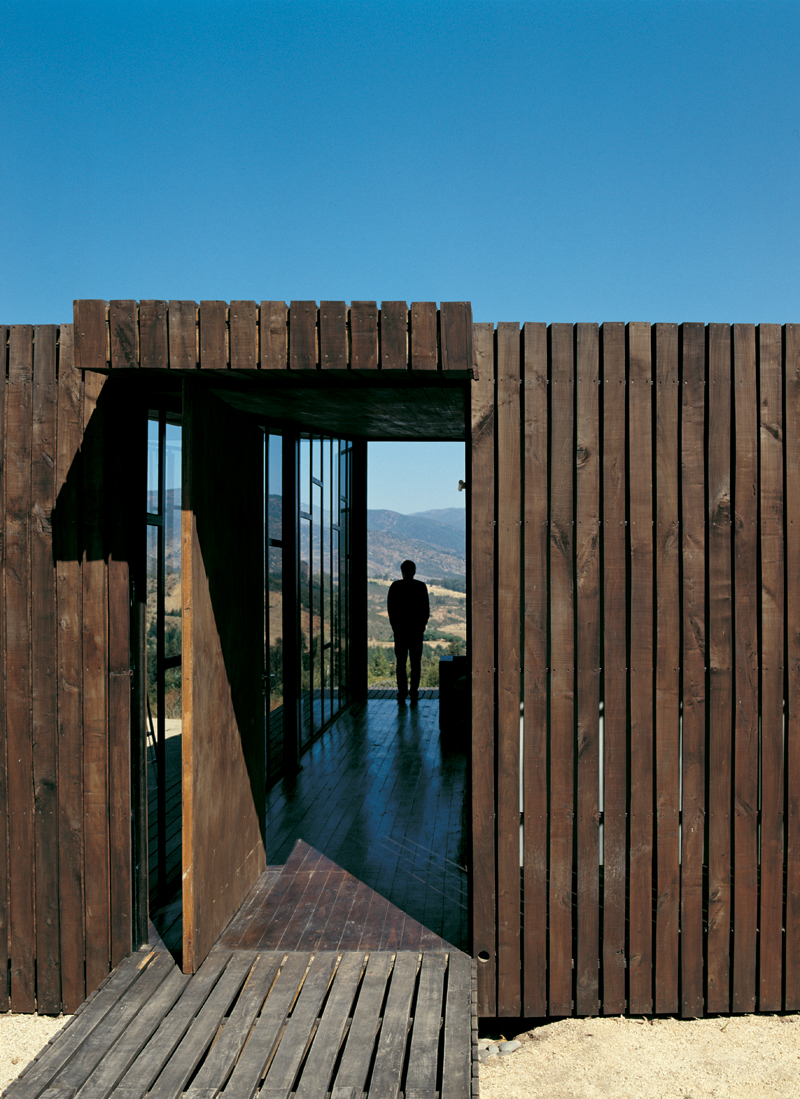 Deck House / Assadi + Pulido
