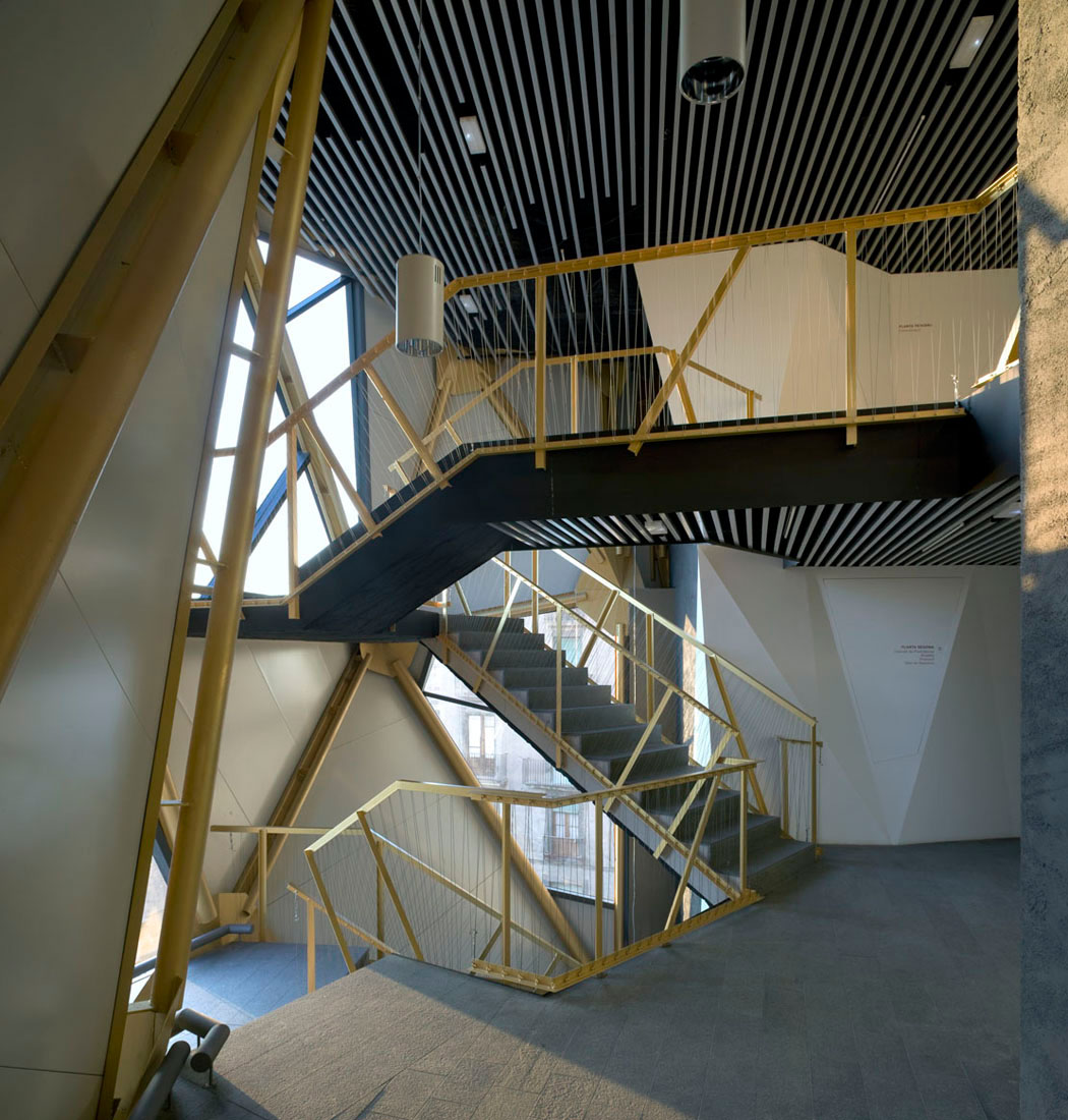 Manresa City Hall / Add Bailo Rull