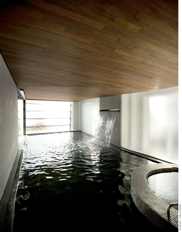 Scandinave Les Bains Vieux / Saucier + Perrotte architectes