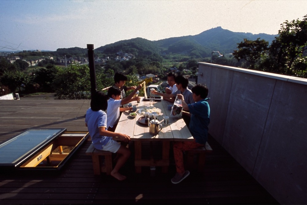 Roof House / Tezuka Architects
