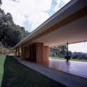 Floating Roof House / Tezuka Architects