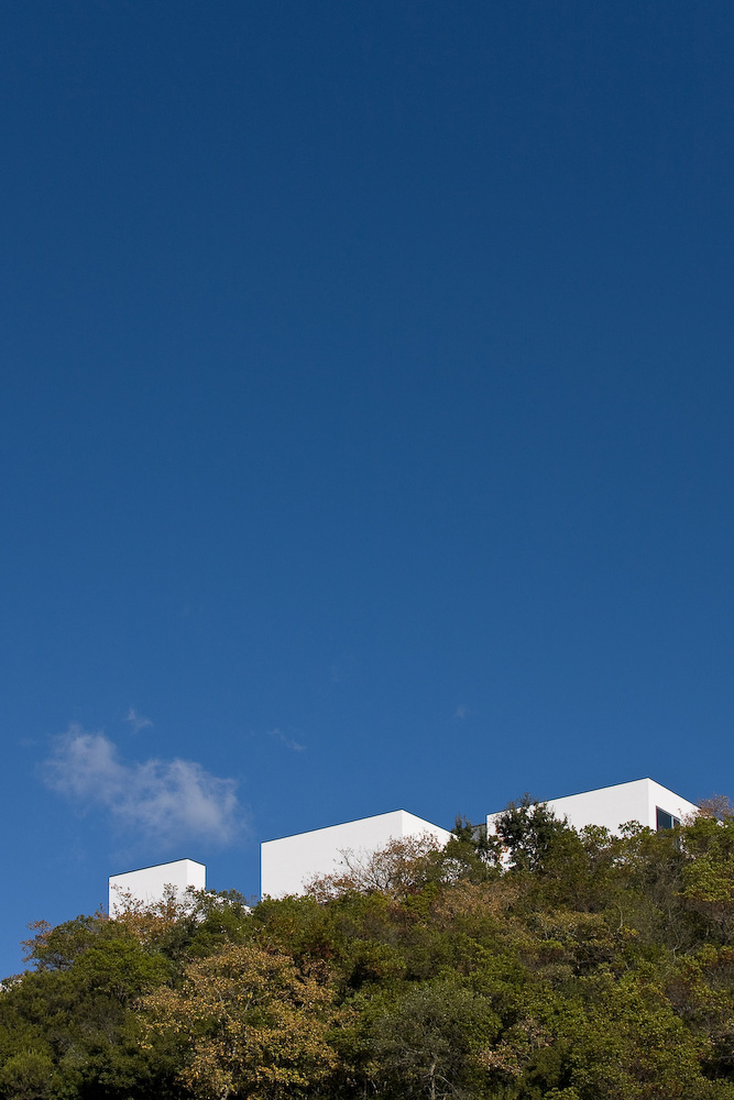 House in Pousos / Ricardo Bak Gordon