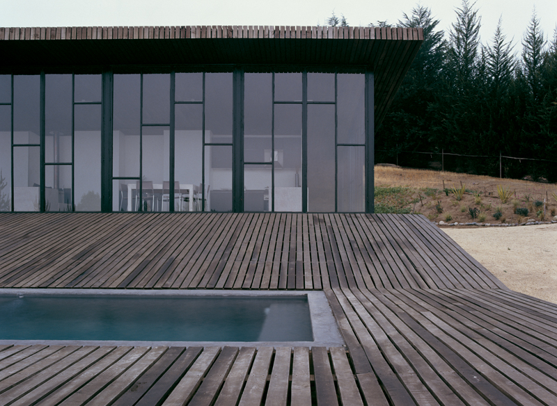 Deck House / Assadi + Pulido