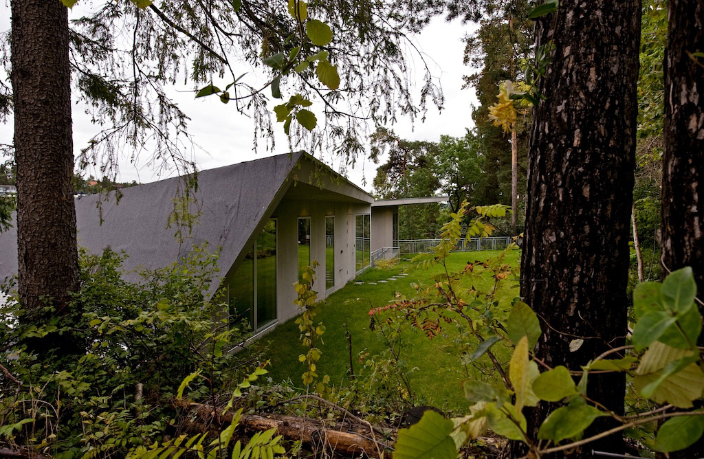 Edge House / JVA