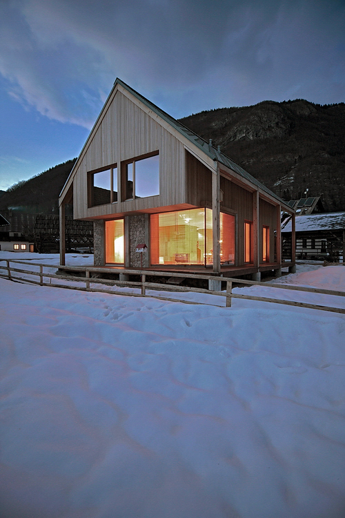 6×11 Alpine hut / OFIS arhitekti