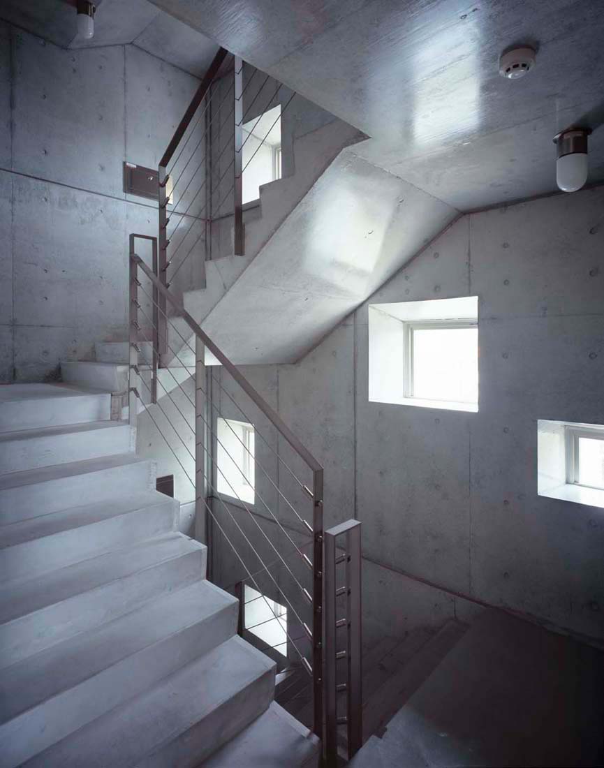 Naha City Gallery & Apartment house / 1100 Architect