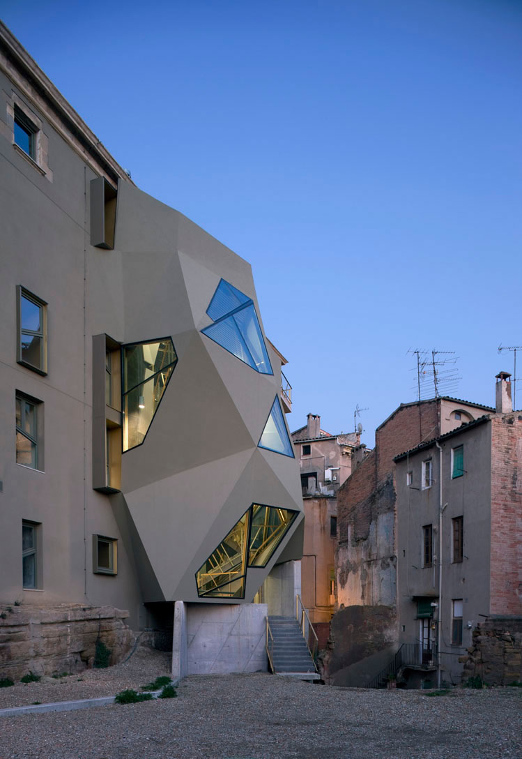 Manresa City Hall / Add Bailo Rull