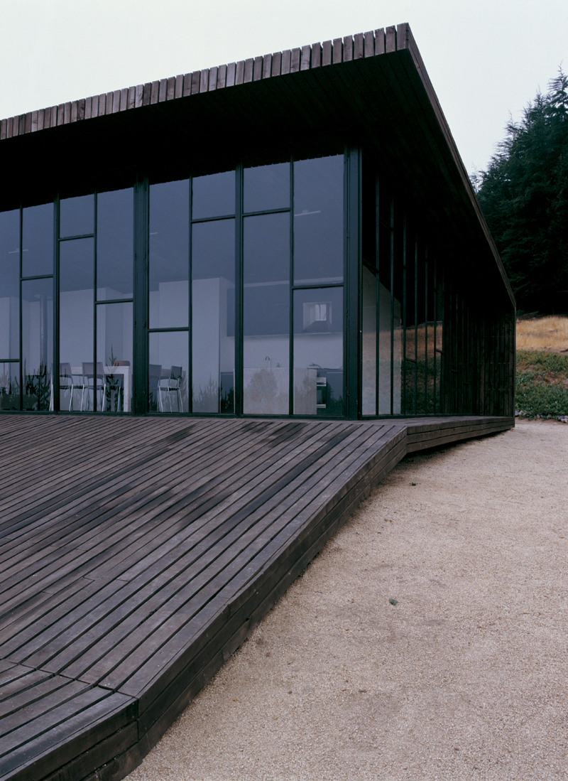 Deck House / Assadi + Pulido