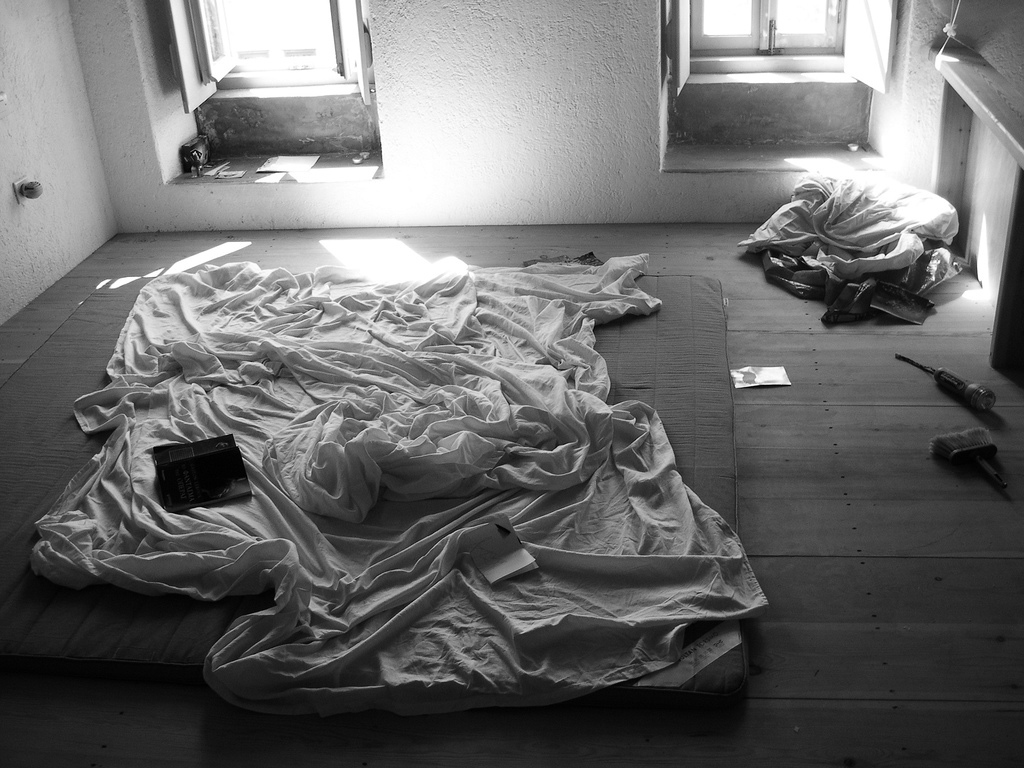 652566806_the-room-2 652566806_the-room-2