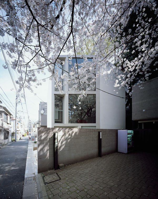 63.02° / Jo Nagasaka + Schemata