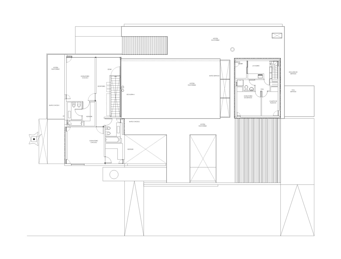 House in Martindale Country Club / Alric Galindez Arquitectos