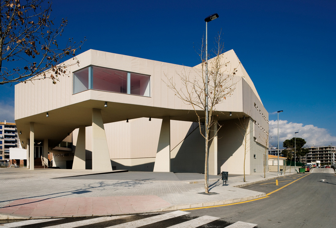 Vila Joiosa Auditorium Theatre / Arquitecturas Torres Nadal