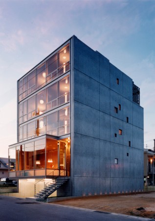 928023774_naha-city-gallery-and-apartment-house-02