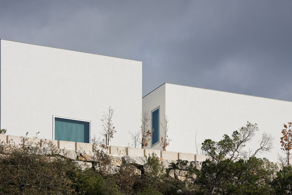 House in Pousos / Ricardo Bak Gordon