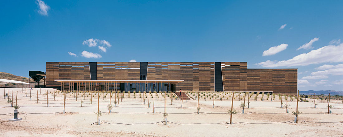 Olisur: Olive Oil factory / Guillermo Hevia (GH+A)