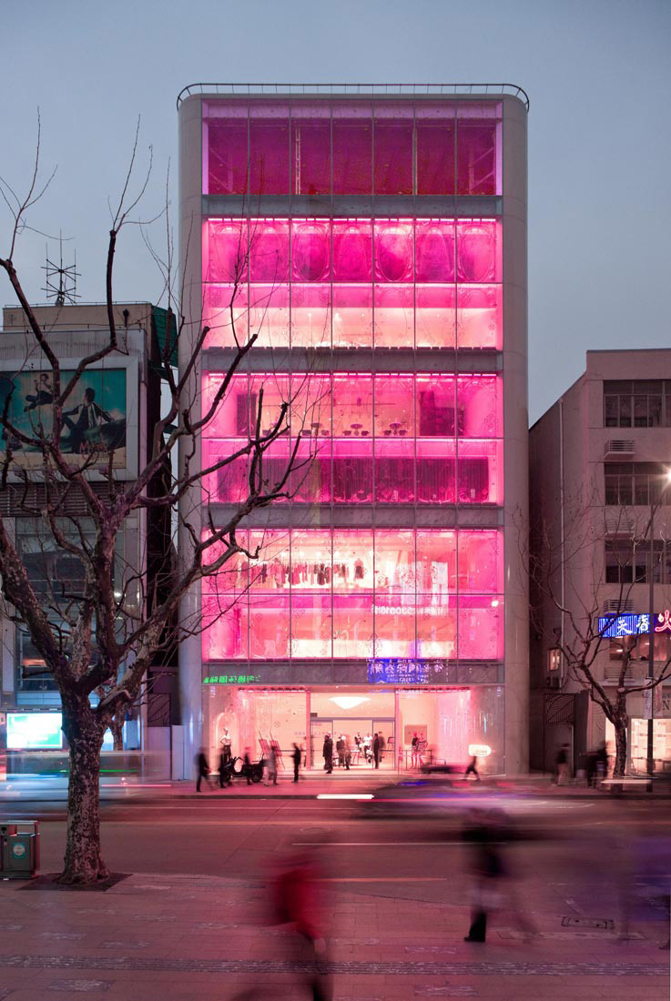 Barbie Shanghai Store / Slade Architecture