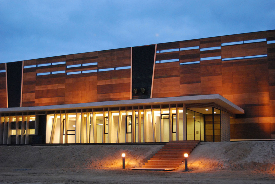Olisur: Olive Oil factory / Guillermo Hevia (GH+A)