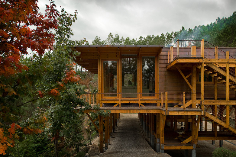 Casa Adpropeixe / Carlos Castanheira & Clara Bastai