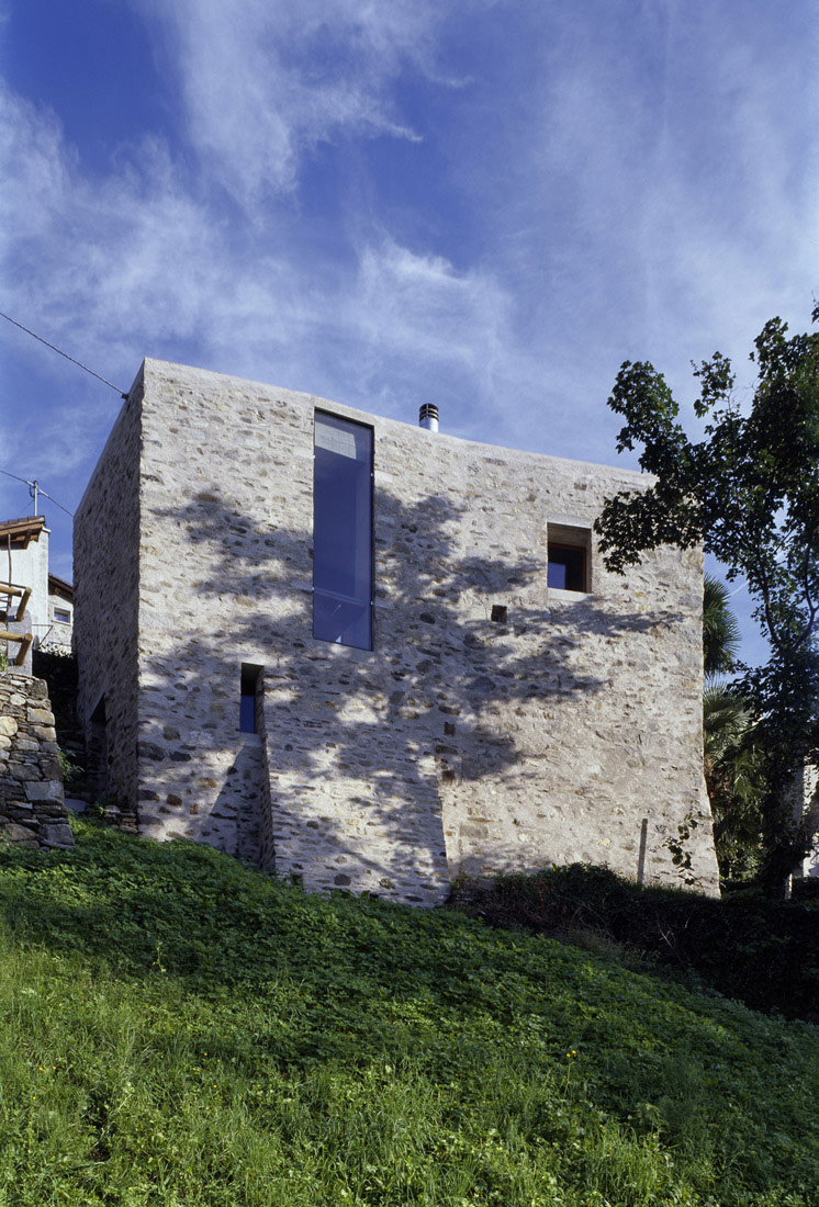 House in Scaiano / Wespi de Meuron