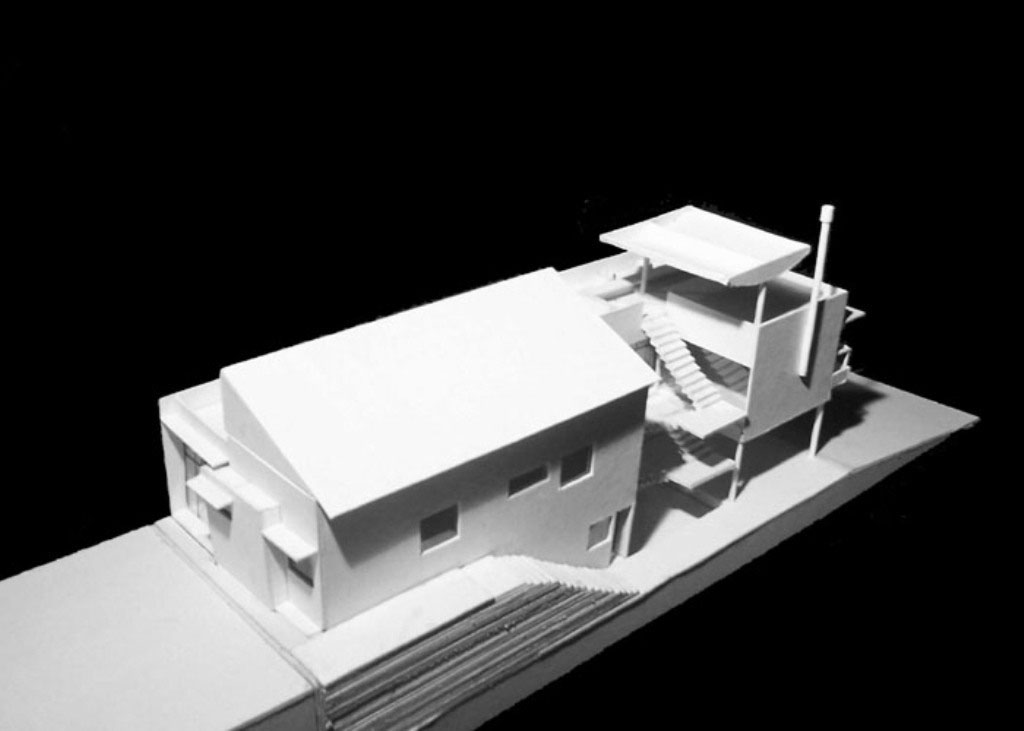 349733005_20a model