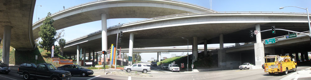493826129_p4010052 The City of Highways