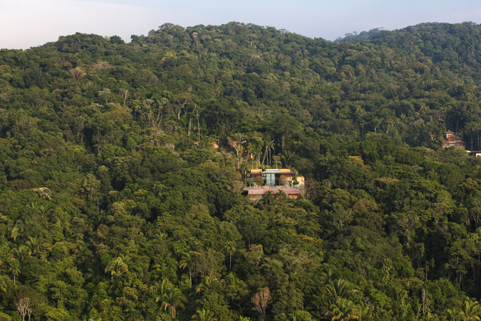 Guarujá House / Bernardes Jacobsen