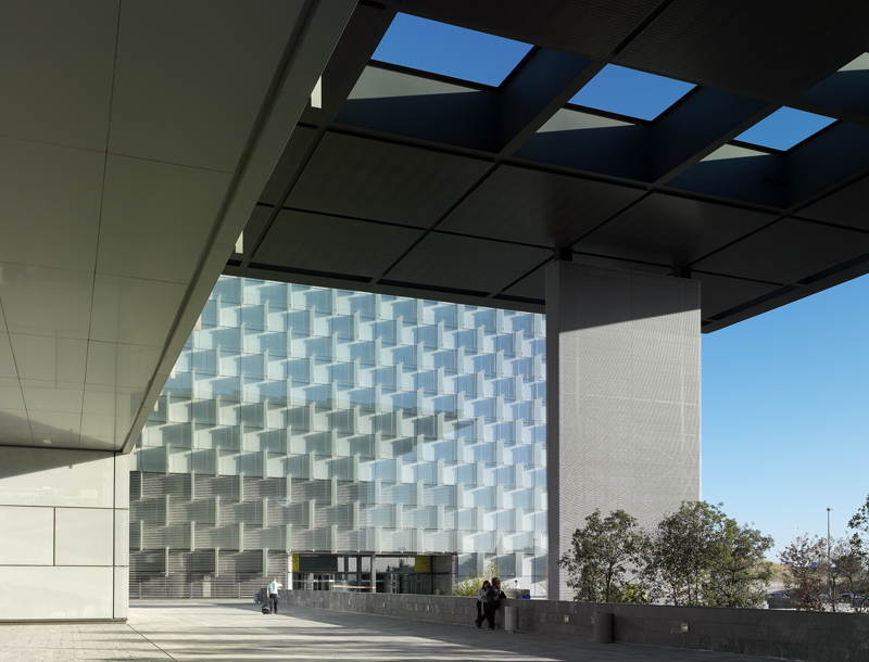 Telefonica Headquarters, Madrid / Rafael de La-Hoz