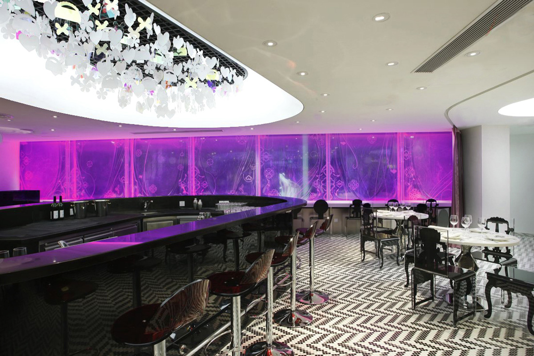 Barbie Shanghai Store / Slade Architecture