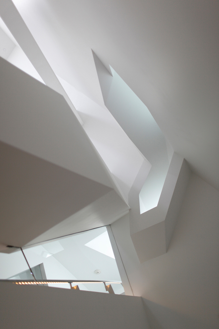 Cahill Center for Astronomy and Astrophysics / Morphosis Architects