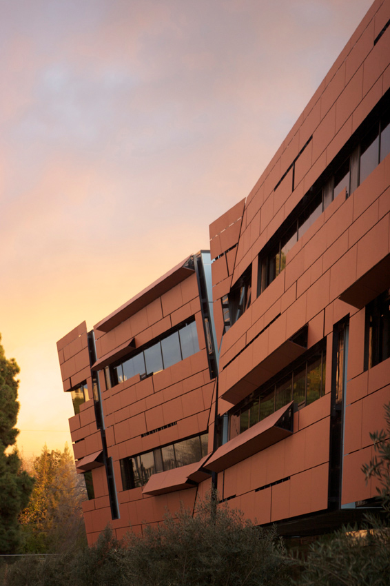 Cahill Center for Astronomy and Astrophysics / Morphosis Architects